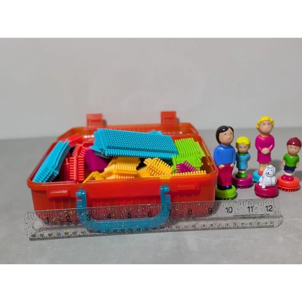 B. Toys Battat Bristle Blocks Set with Orange Case Figures Family and Dog Lot